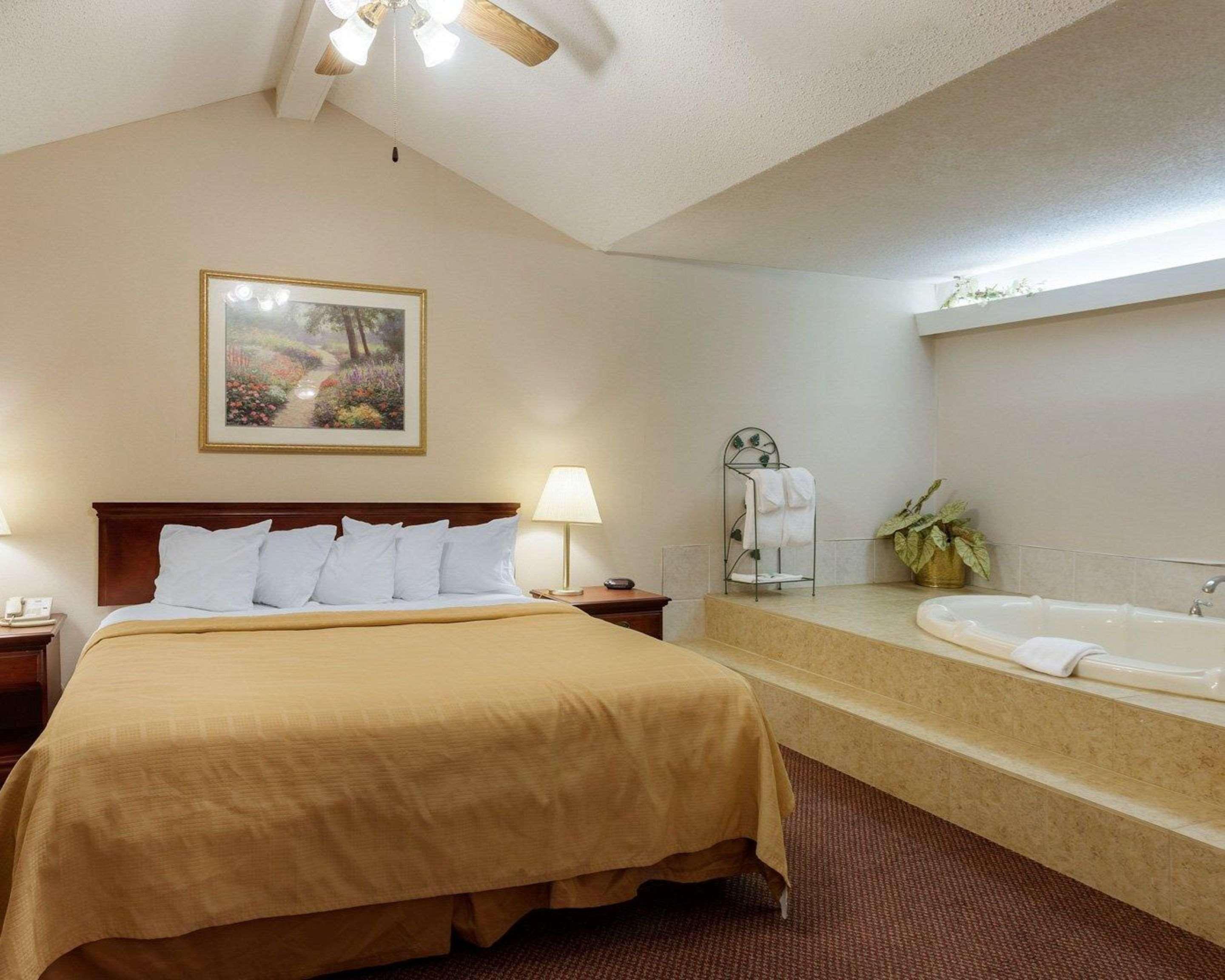 Quality Inn Robinsonville Exterior photo