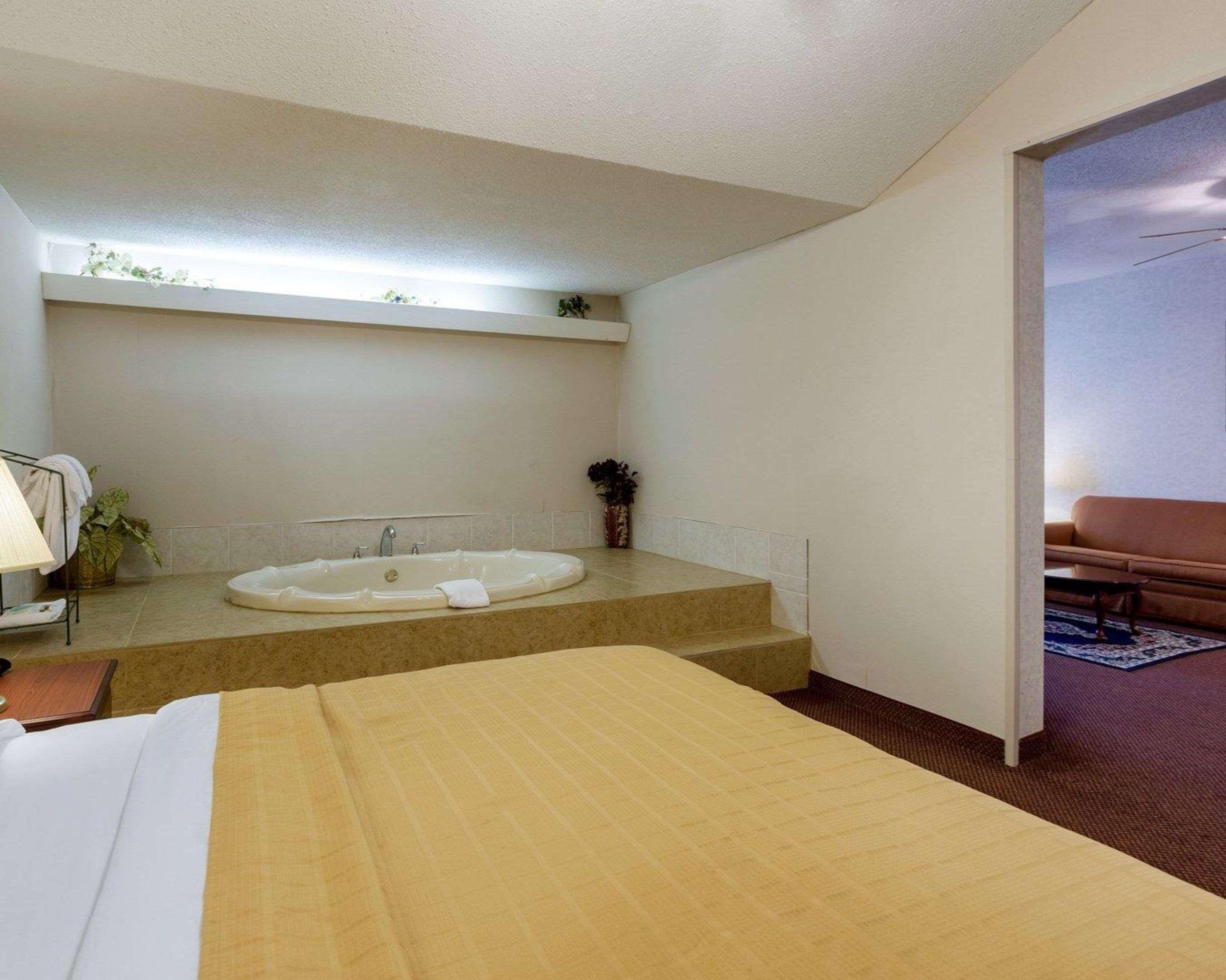 Quality Inn Robinsonville Exterior photo